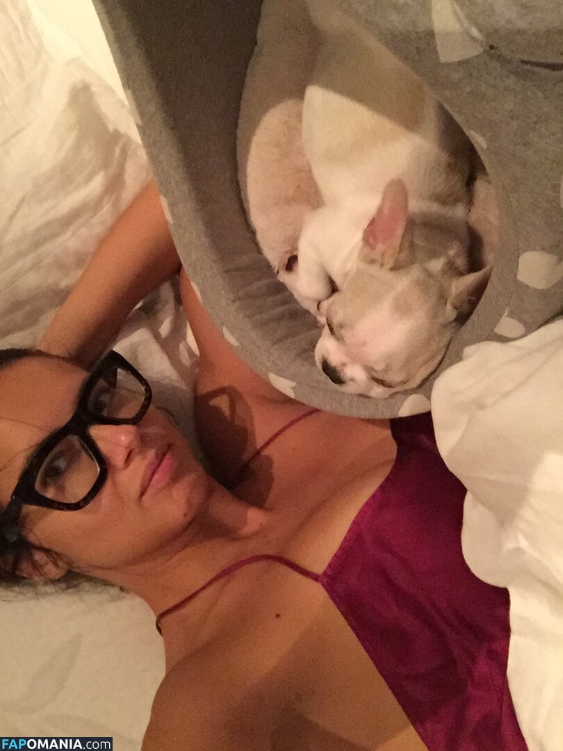 Adriana Lima Nackt Geleaktes Foto #2