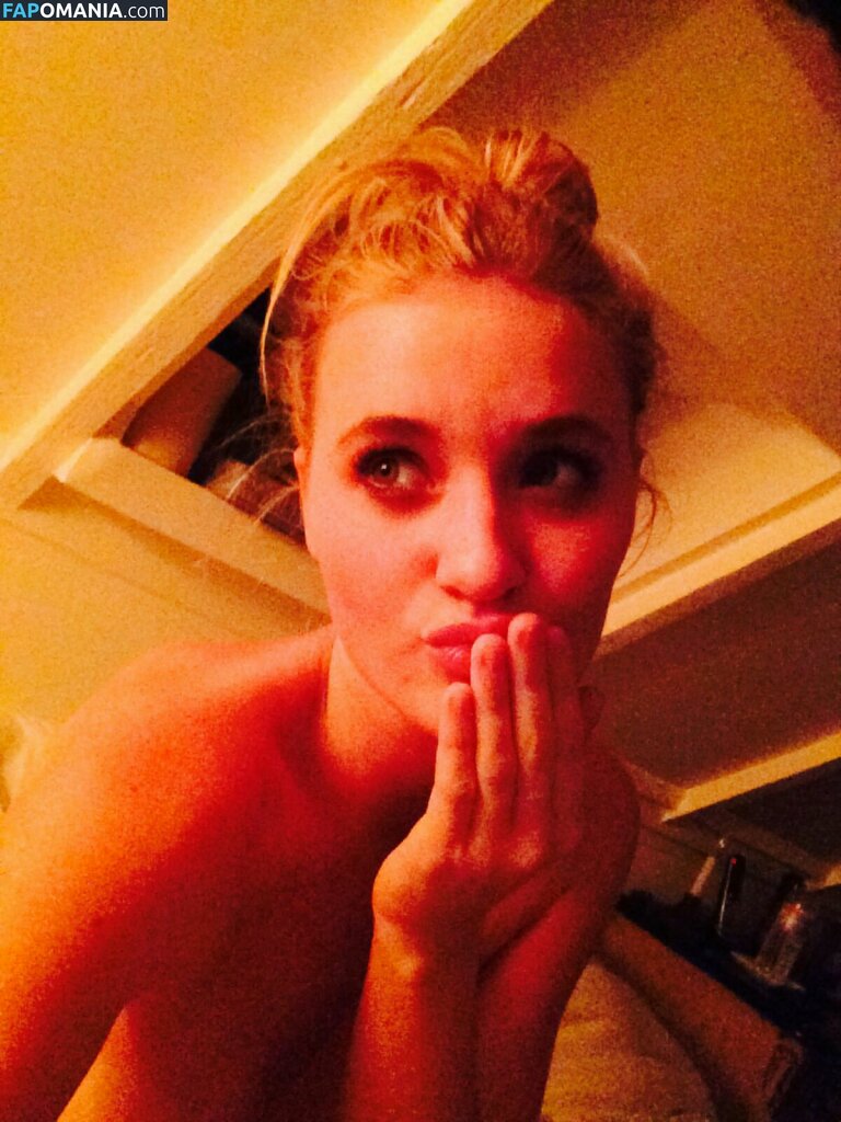 AJ Michalka Nackt Geleaktes Foto #3