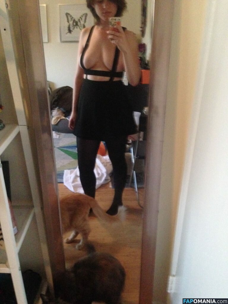 Allie Goertz Nackt Geleaktes Foto #13