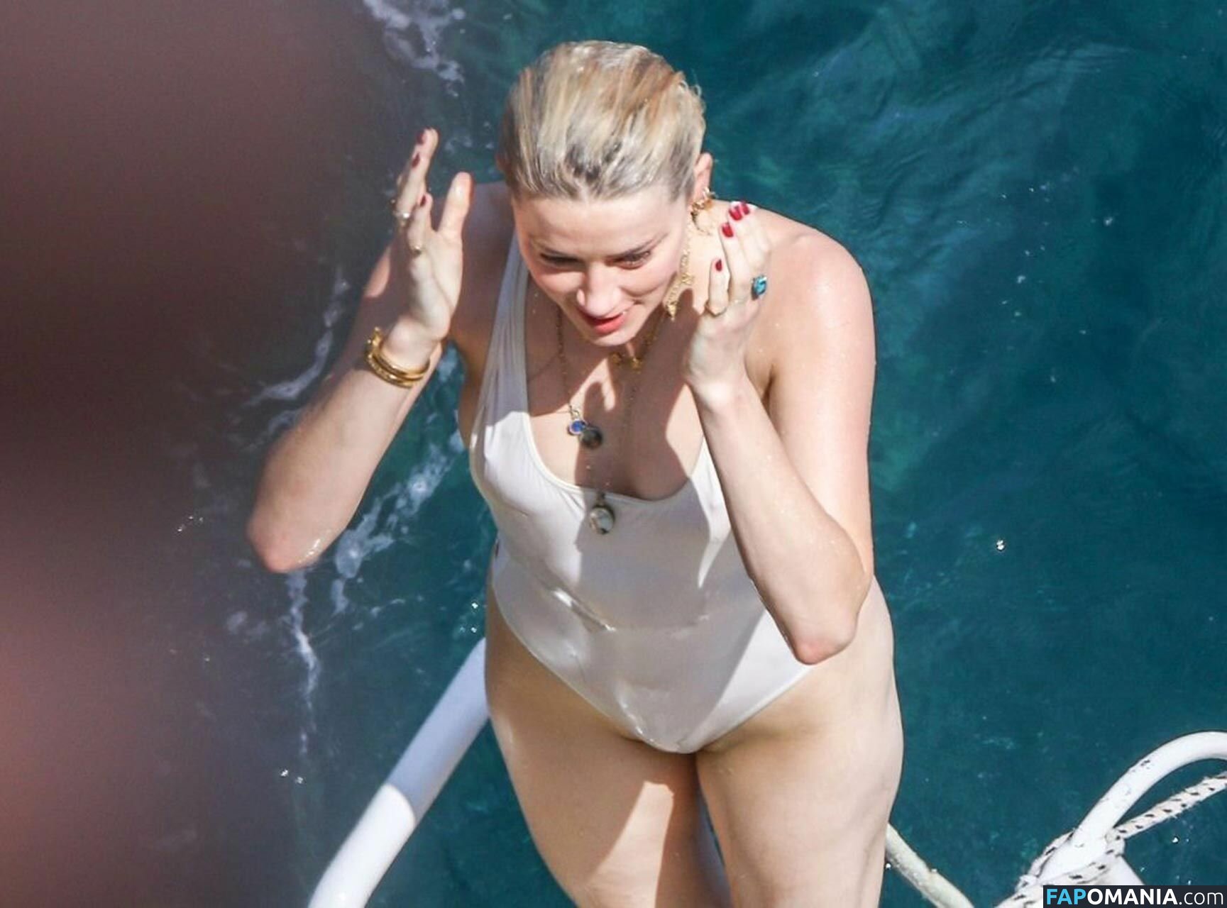 Amber Heard Nackt Geleaktes Foto #145