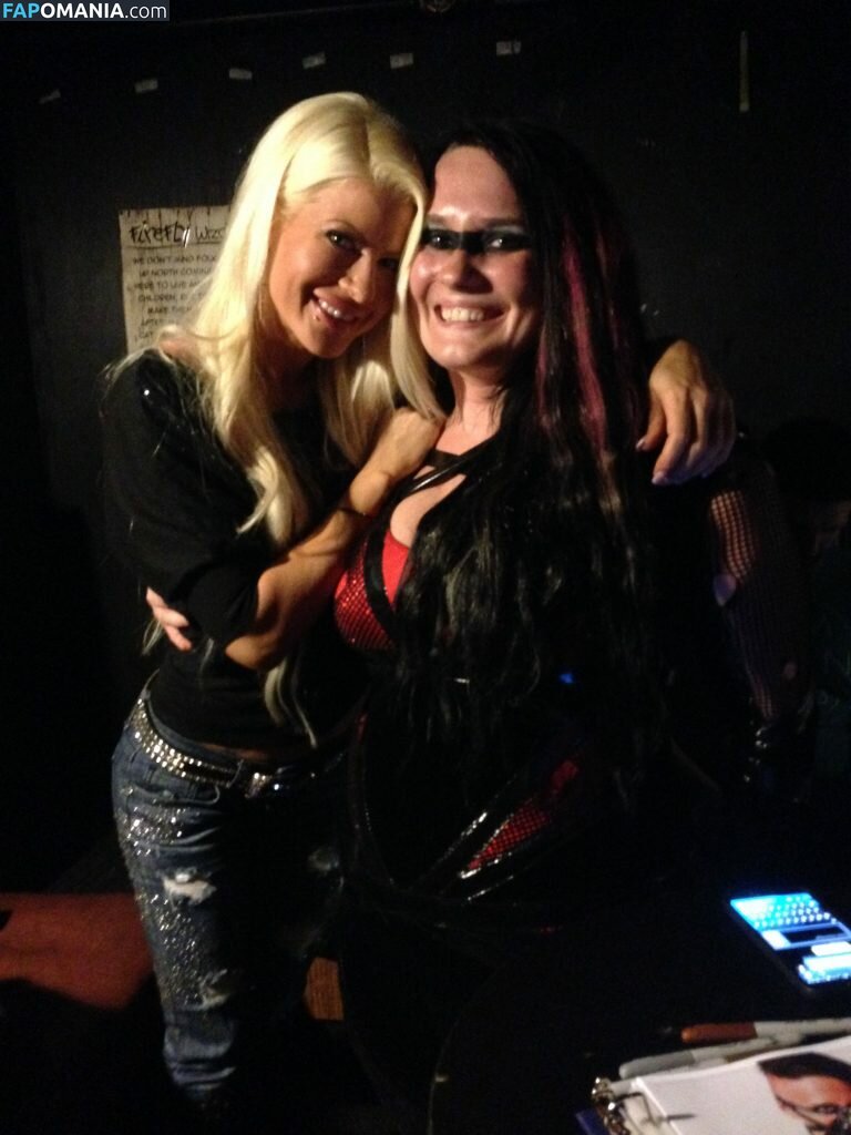 Angelina Love Nackt Geleaktes Foto #3