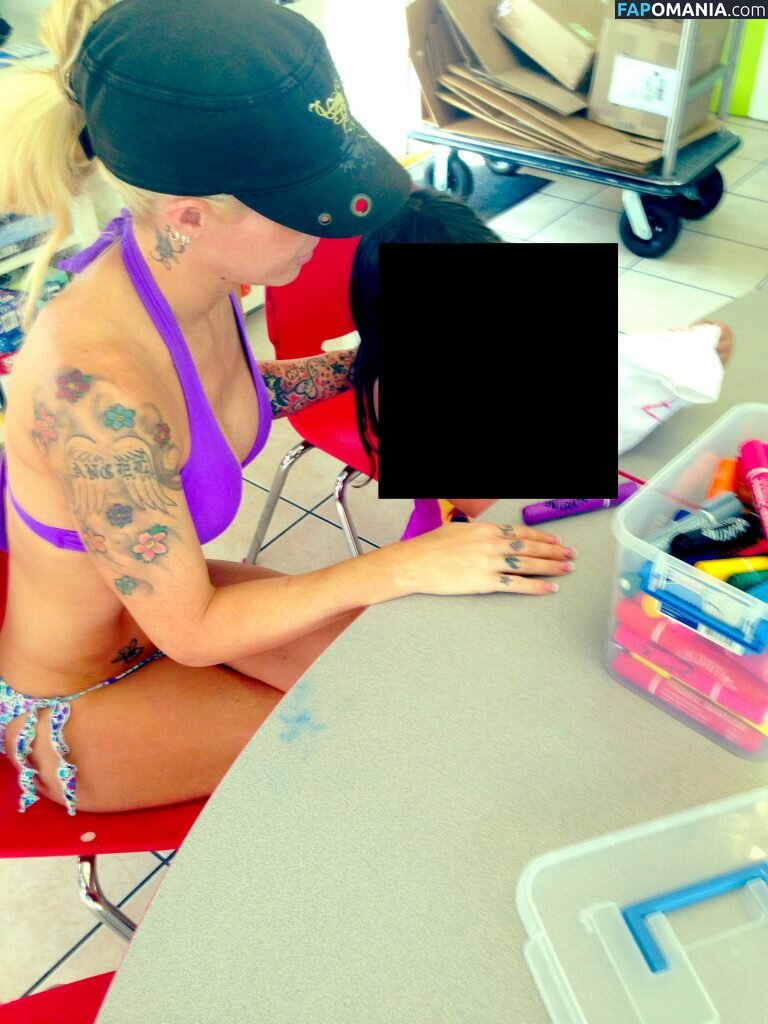 Angelina Love Nackt Geleaktes Foto #9