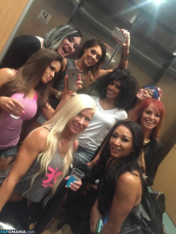 Angelina Love Nackt Geleaktes Foto #14