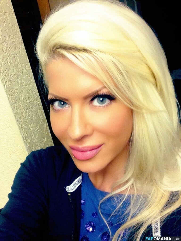 Angelina Love Nackt Geleaktes Foto #23