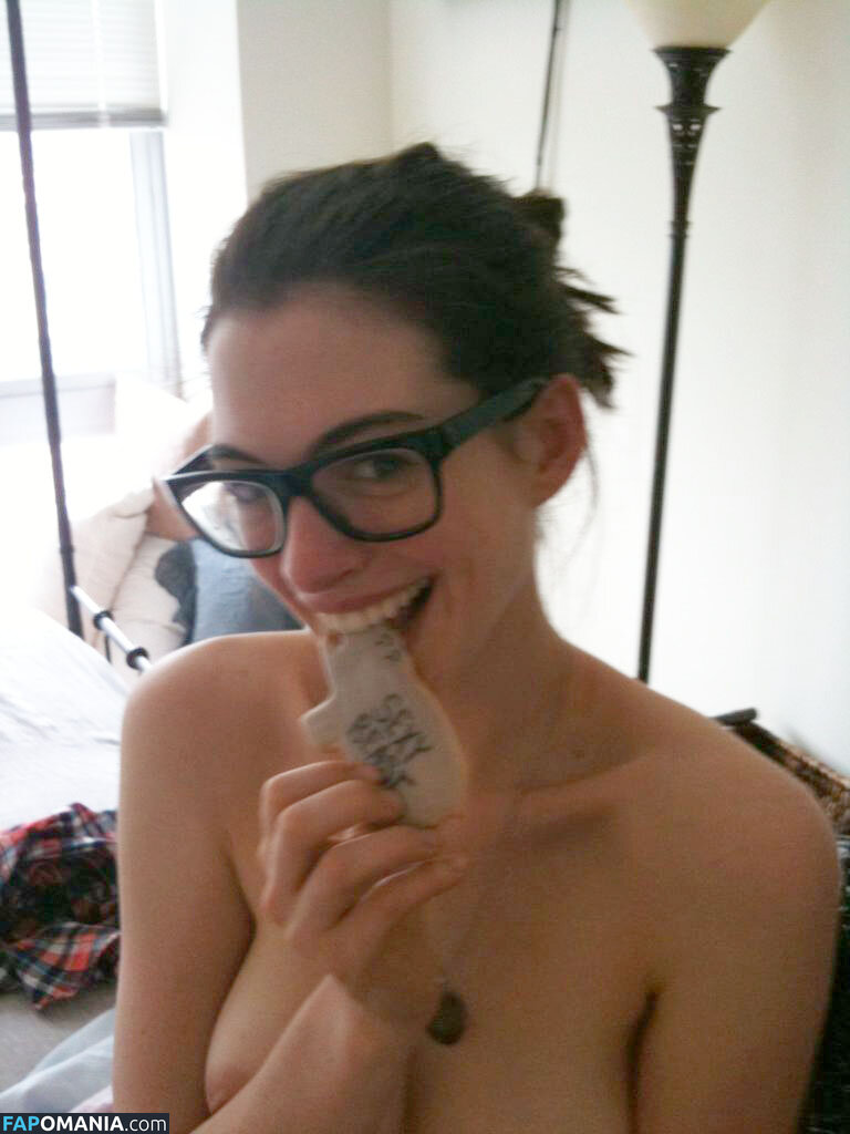 Anne Hathaway Nackt Geleaktes Foto #9