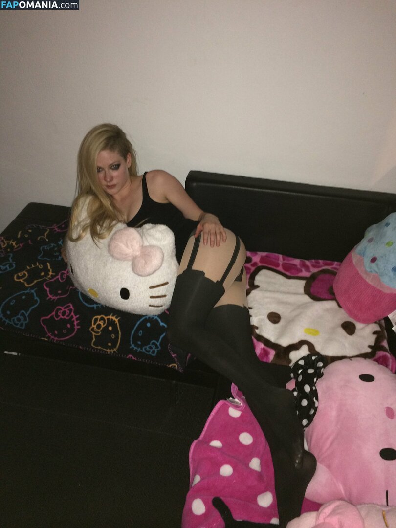 Avril Lavigne Nackt Geleaktes Foto #8