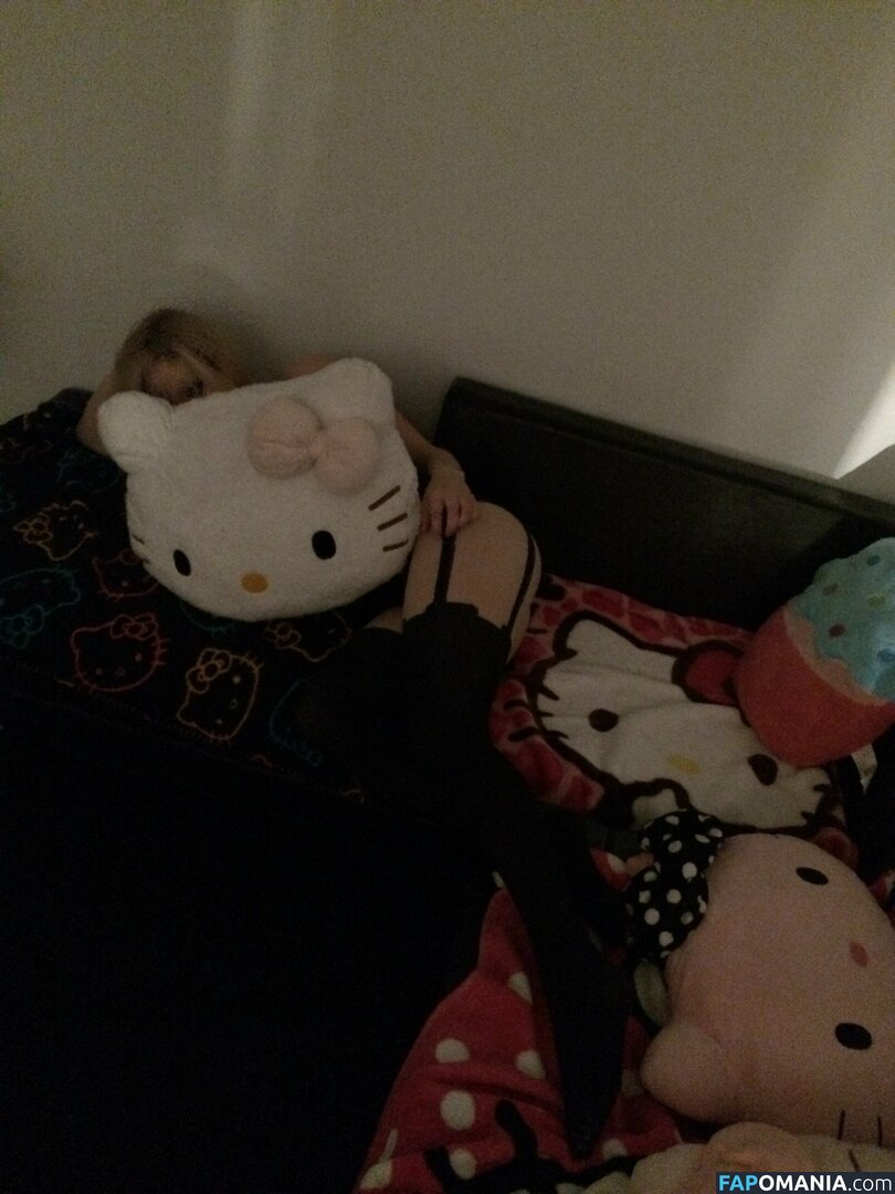 Avril Lavigne Nackt Geleaktes Foto #15