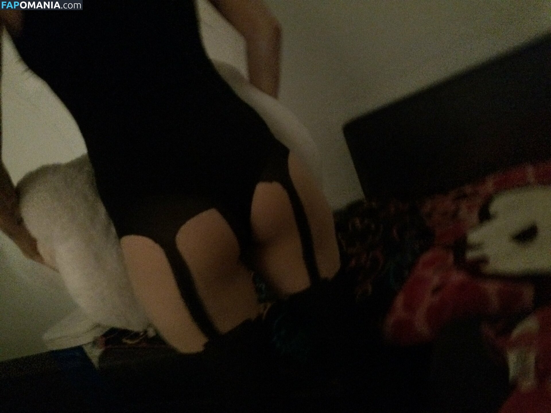 Avril Lavigne Nackt Geleaktes Foto #18