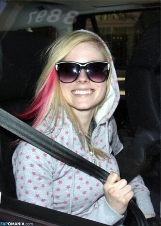 Avril Lavigne Nackt Geleaktes Foto #32