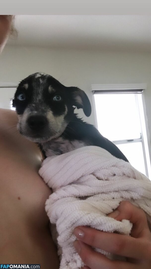 Bonnie Wright Nackt Geleaktes Foto #12