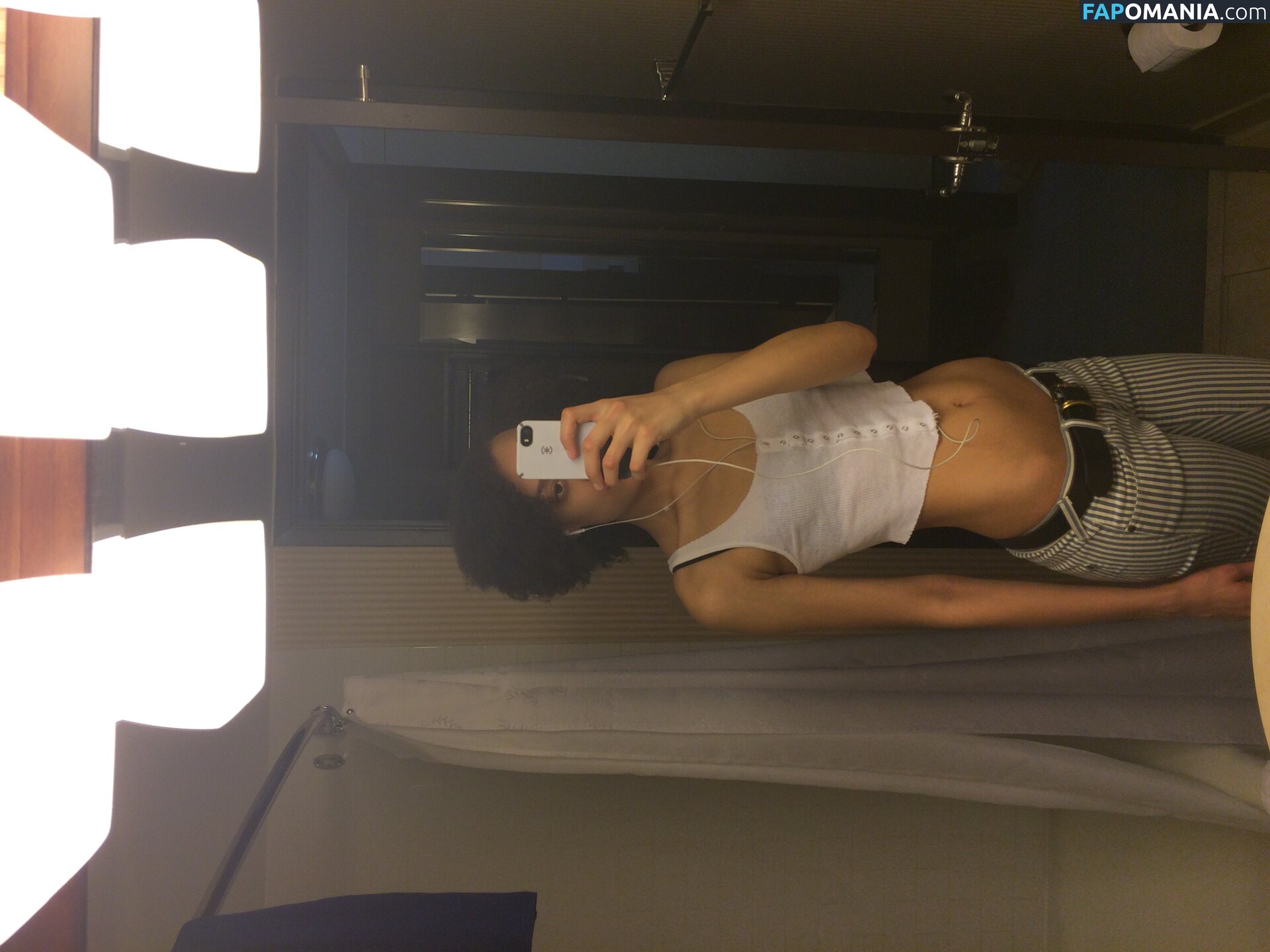 Britne Oldford Nackt Geleaktes Foto #14