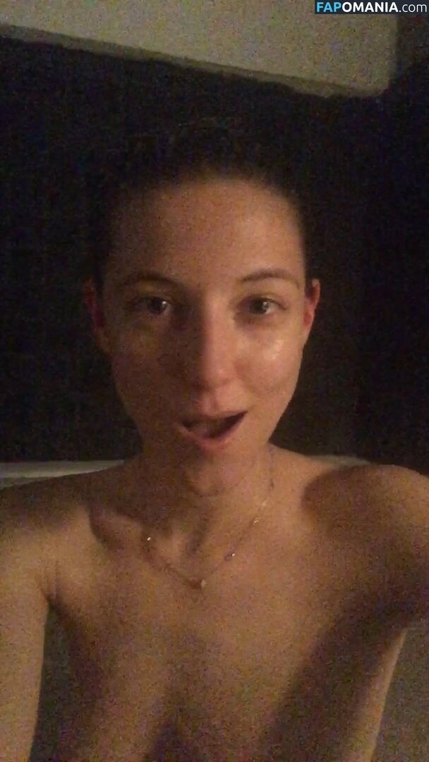 Caitlin Gerard Nackt Geleaktes Foto #10