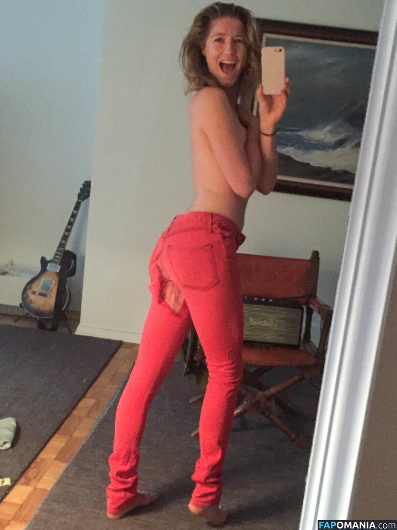 Caitlin Gerard Nackt Geleaktes Foto #13