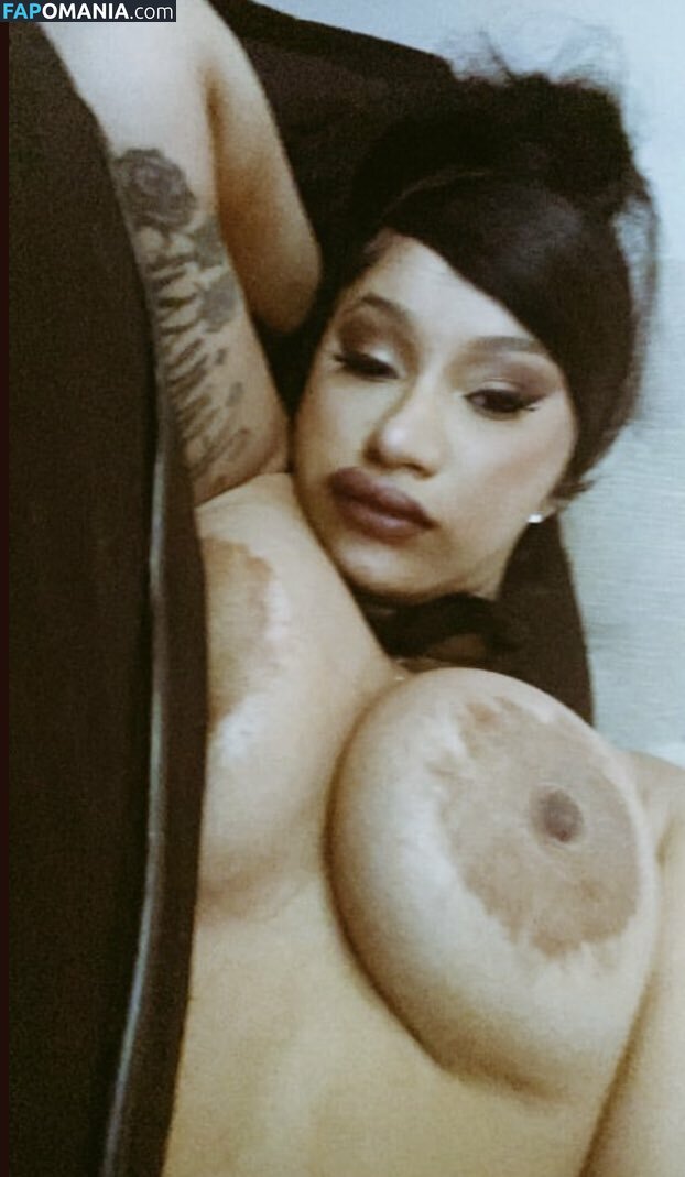 Cardi B Nackt Geleaktes Foto #1