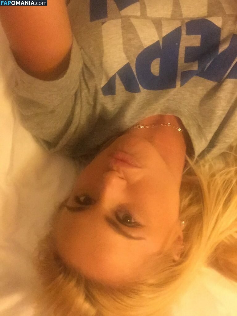 Carly Booth Nackt Geleaktes Foto #45