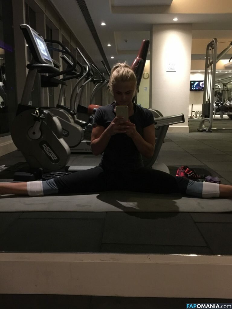 Carly Booth Nackt Geleaktes Foto #88