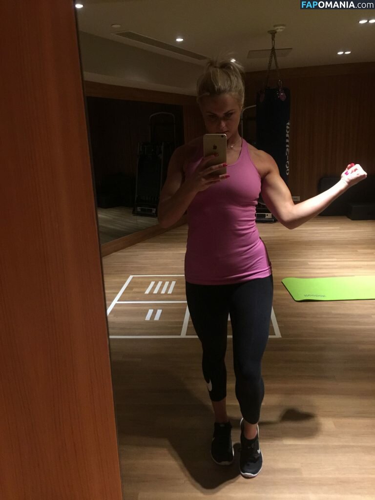 Carly Booth Nackt Geleaktes Foto #108