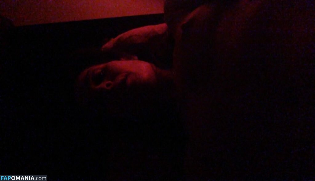 Carly Pope Nackt Geleaktes Foto #7