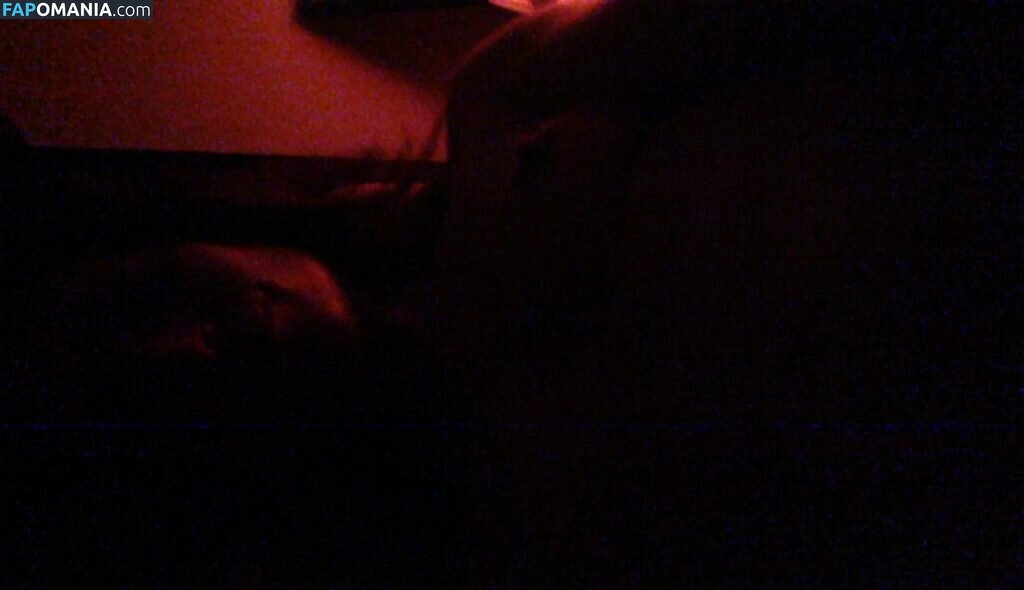 Carly Pope Nackt Geleaktes Foto #8