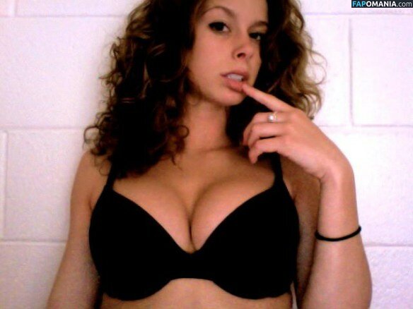 Carly Simmons Nackt Geleaktes Foto #15