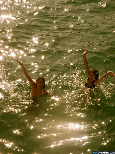 Chloe Bennett Nackt Geleaktes Foto #12