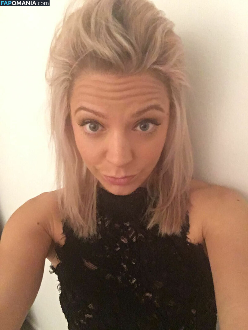 Claire Hutchings Nackt Geleaktes Foto #5