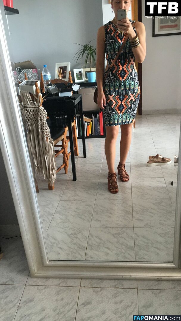 Claire Hutchings Nackt Geleaktes Foto #35