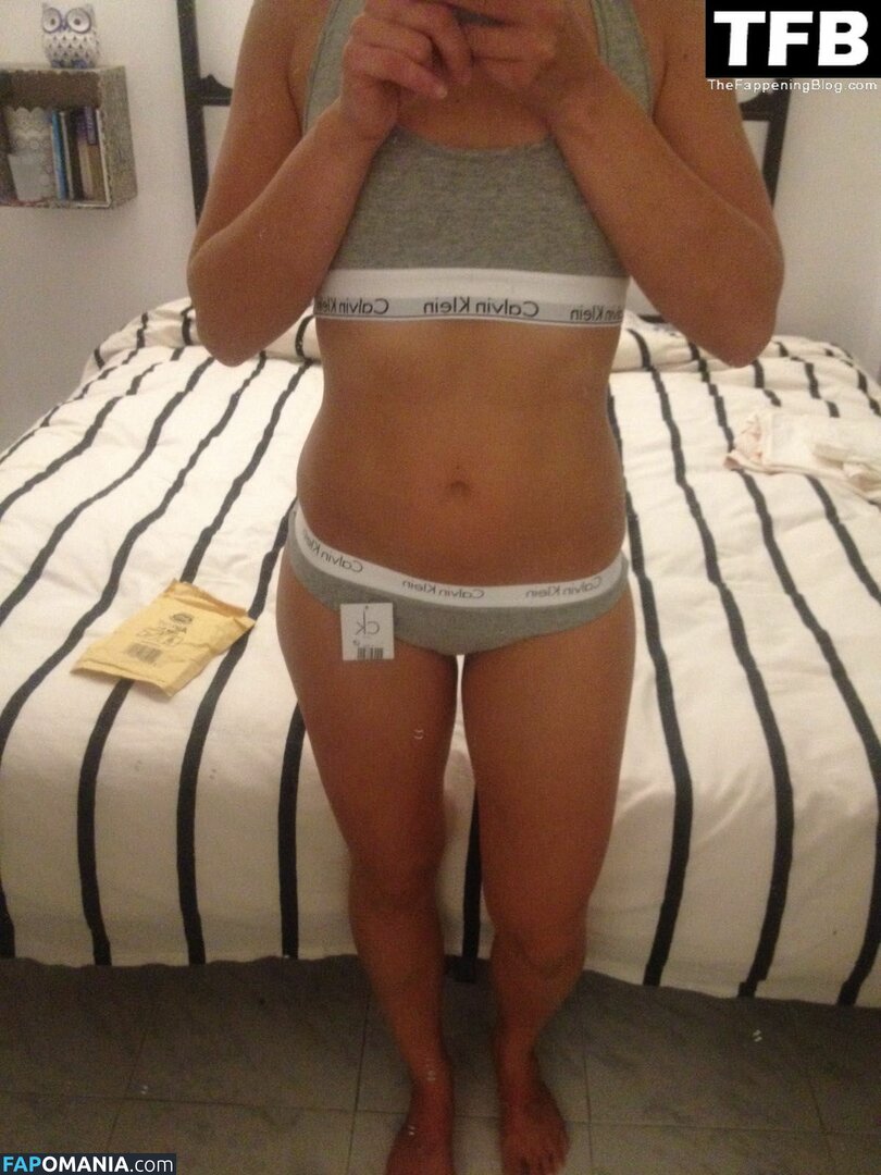 Claire Hutchings Nackt Geleaktes Foto #39