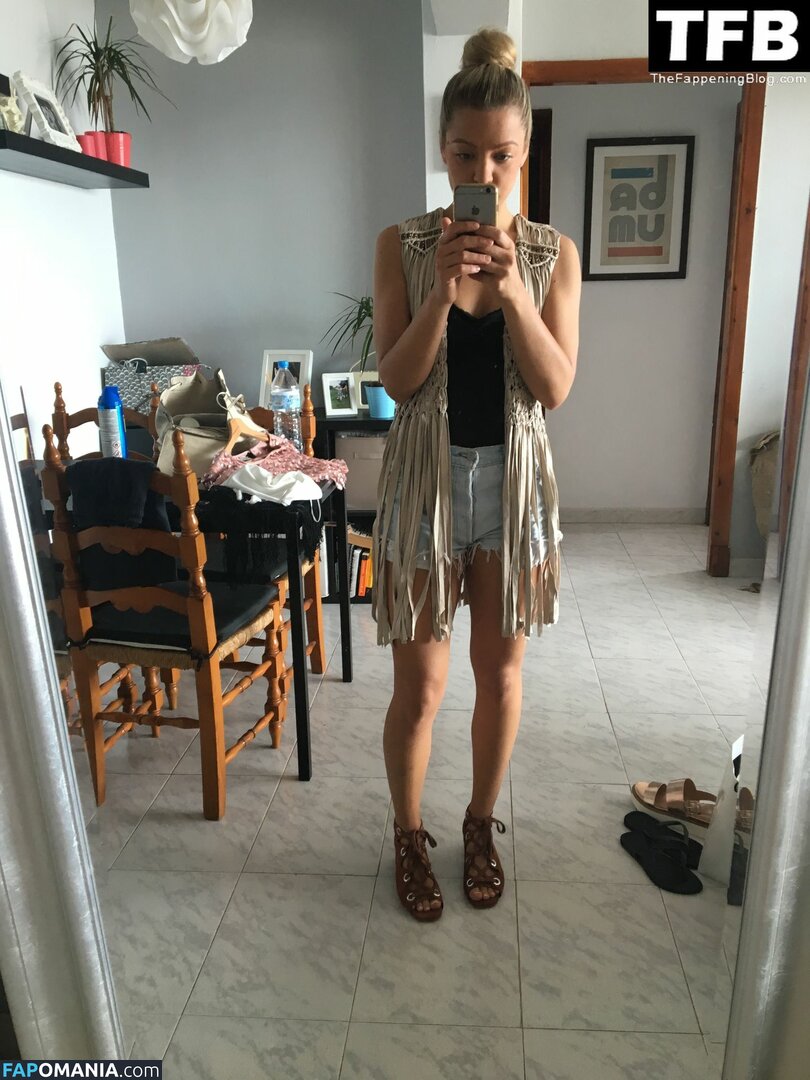 Claire Hutchings Nackt Geleaktes Foto #62