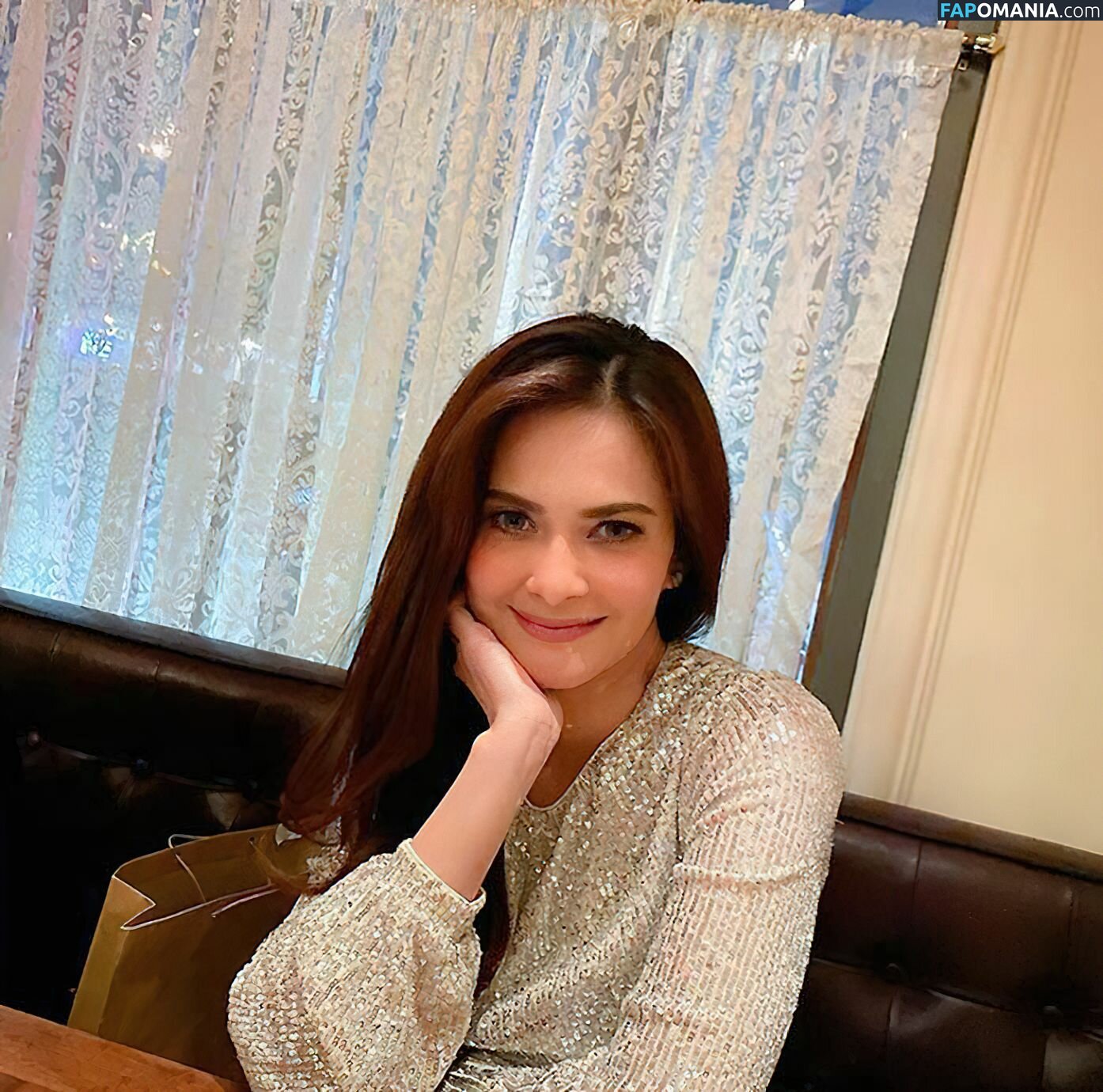 Cut Tari Nackt Geleaktes Foto #1