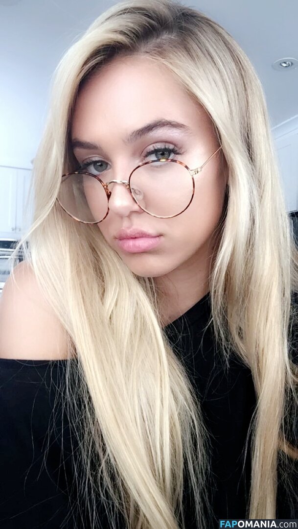 Delilah Belle Hamlin Nackt Geleaktes Foto #42