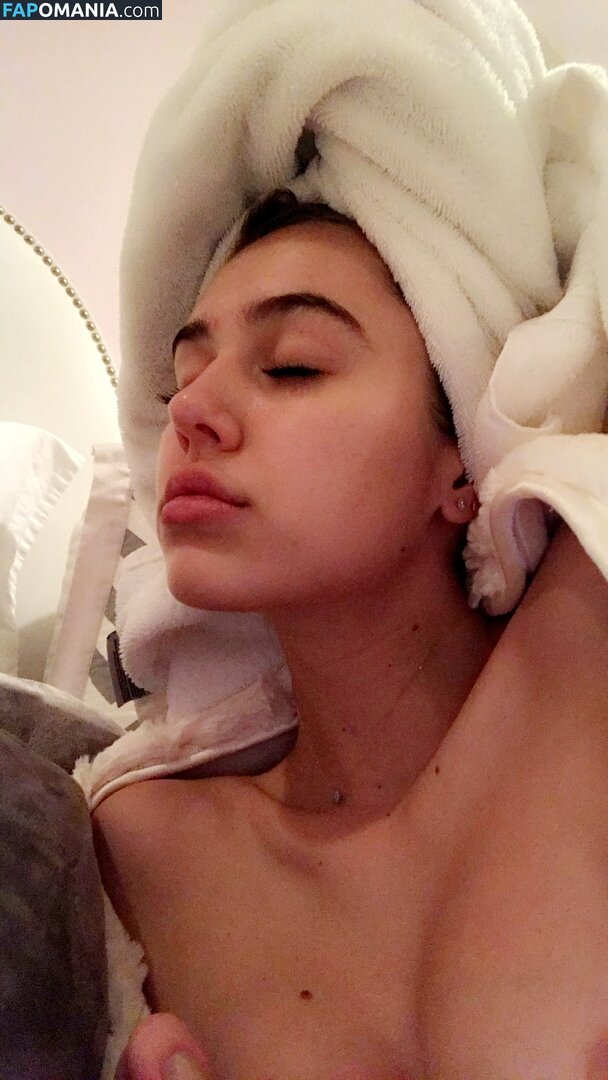 Delilah Belle Hamlin Nackt Geleaktes Foto #49