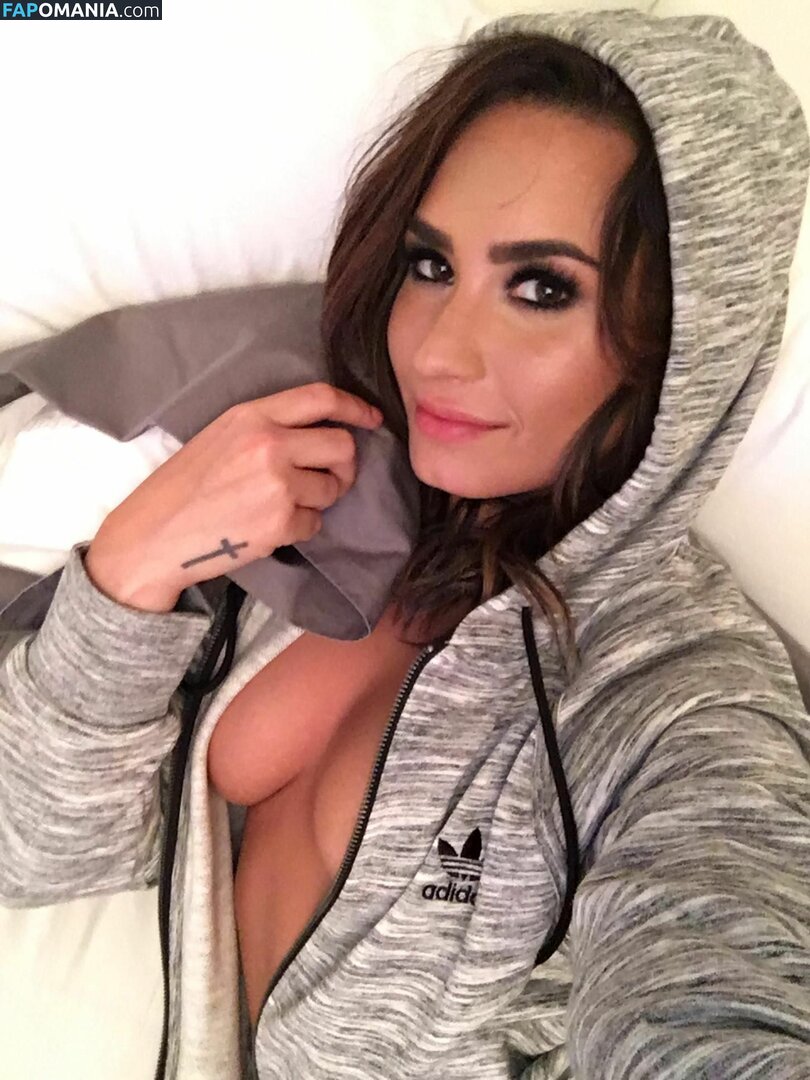Demi Lovato Nackt Geleaktes Foto #7