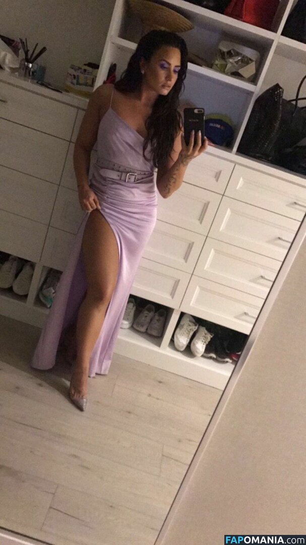 Demi Lovato Nackt Geleaktes Foto #35