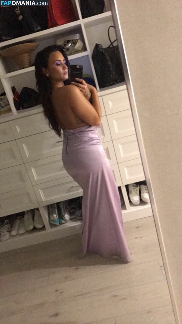 Demi Lovato Nackt Geleaktes Foto #36