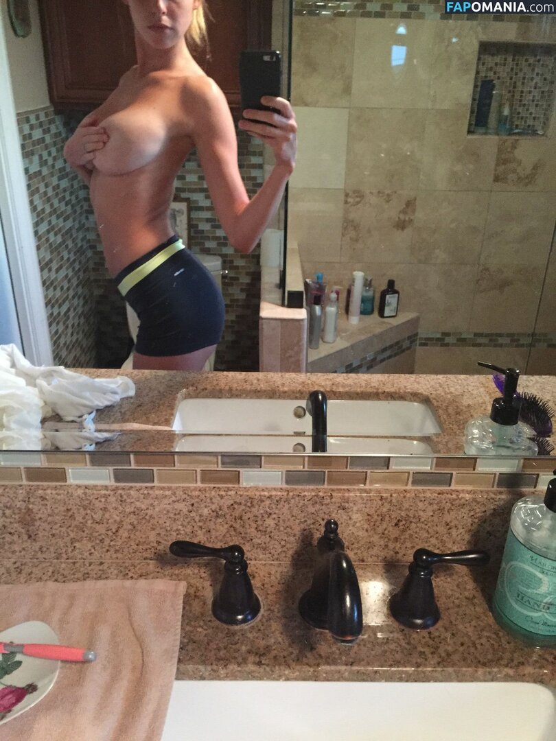 Elizabeth Turner Nackt Geleaktes Foto #50