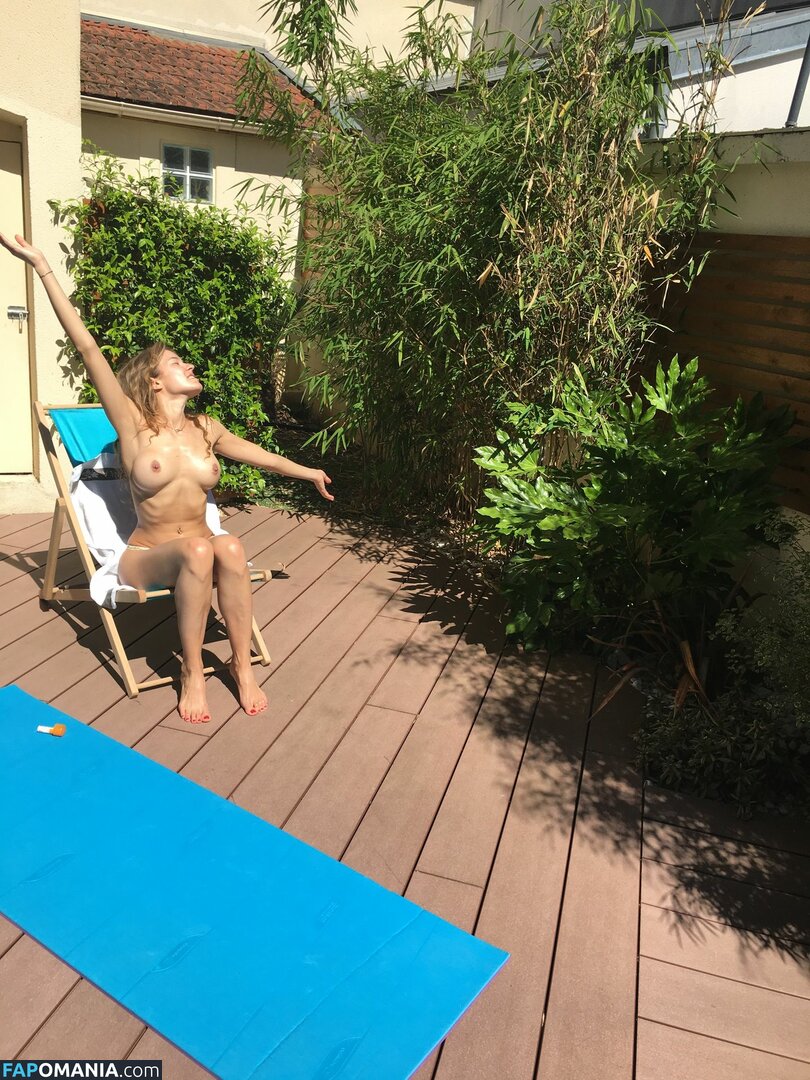 Elodie Fontan Nackt Geleaktes Foto #6