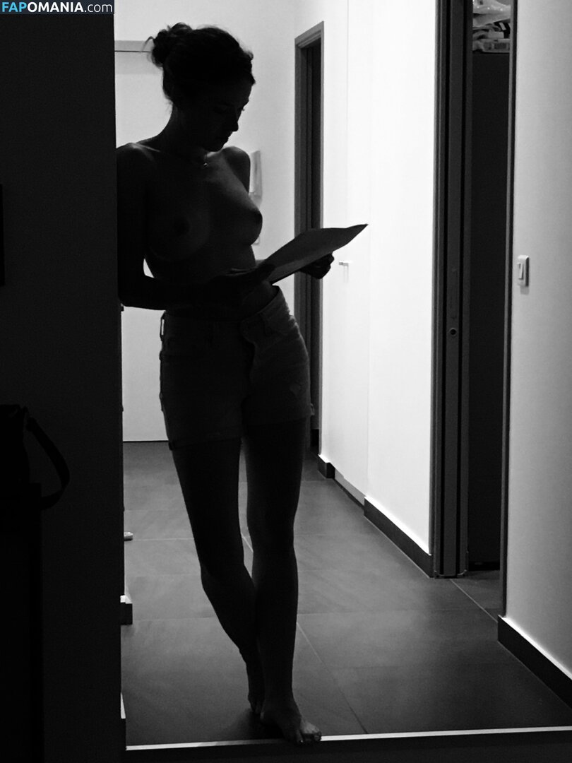Elodie Fontan Nackt Geleaktes Foto #11