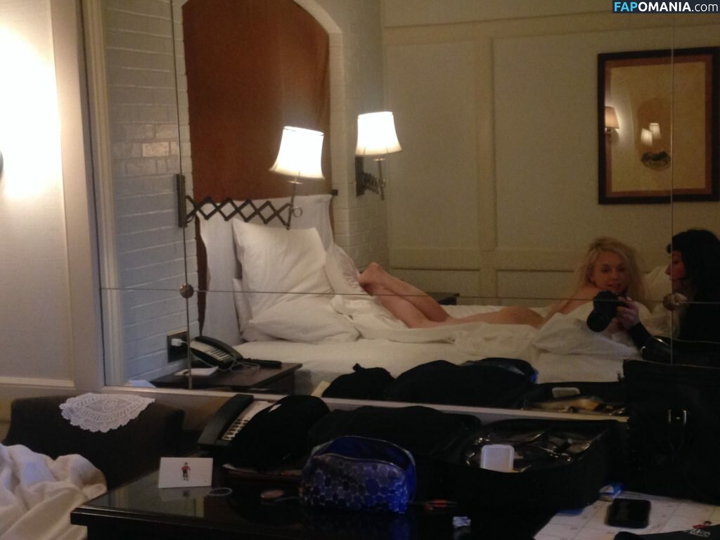 Emily Kinney Nackt Geleaktes Foto #9