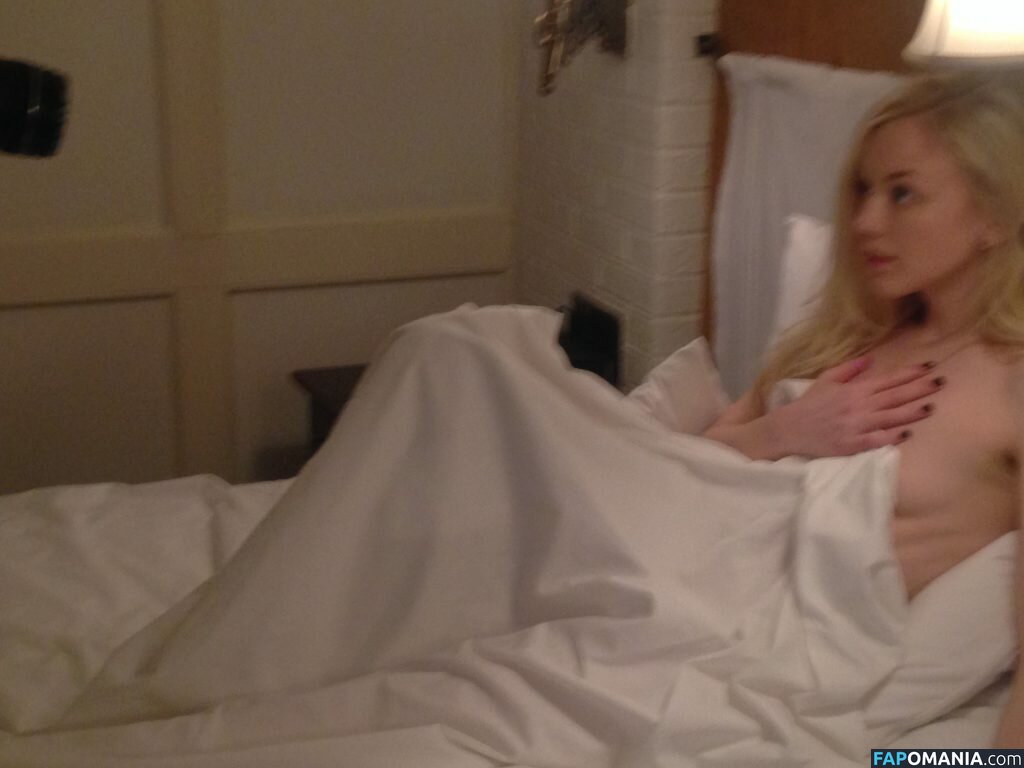Emily Kinney Nackt Geleaktes Foto #13