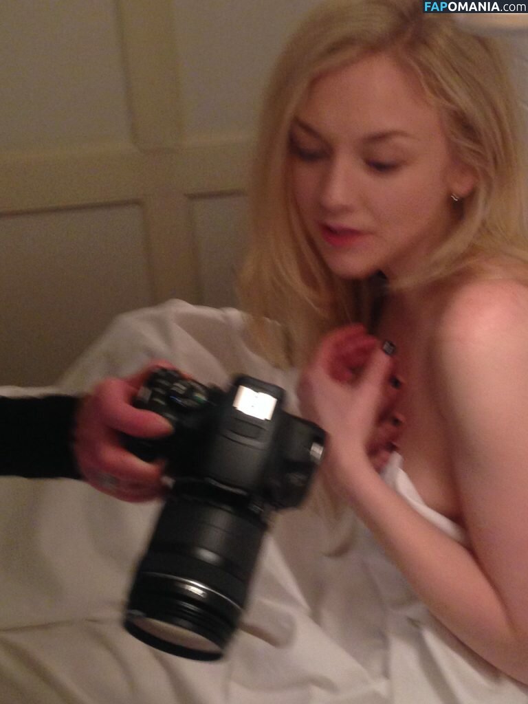 Emily Kinney Nackt Geleaktes Foto #20