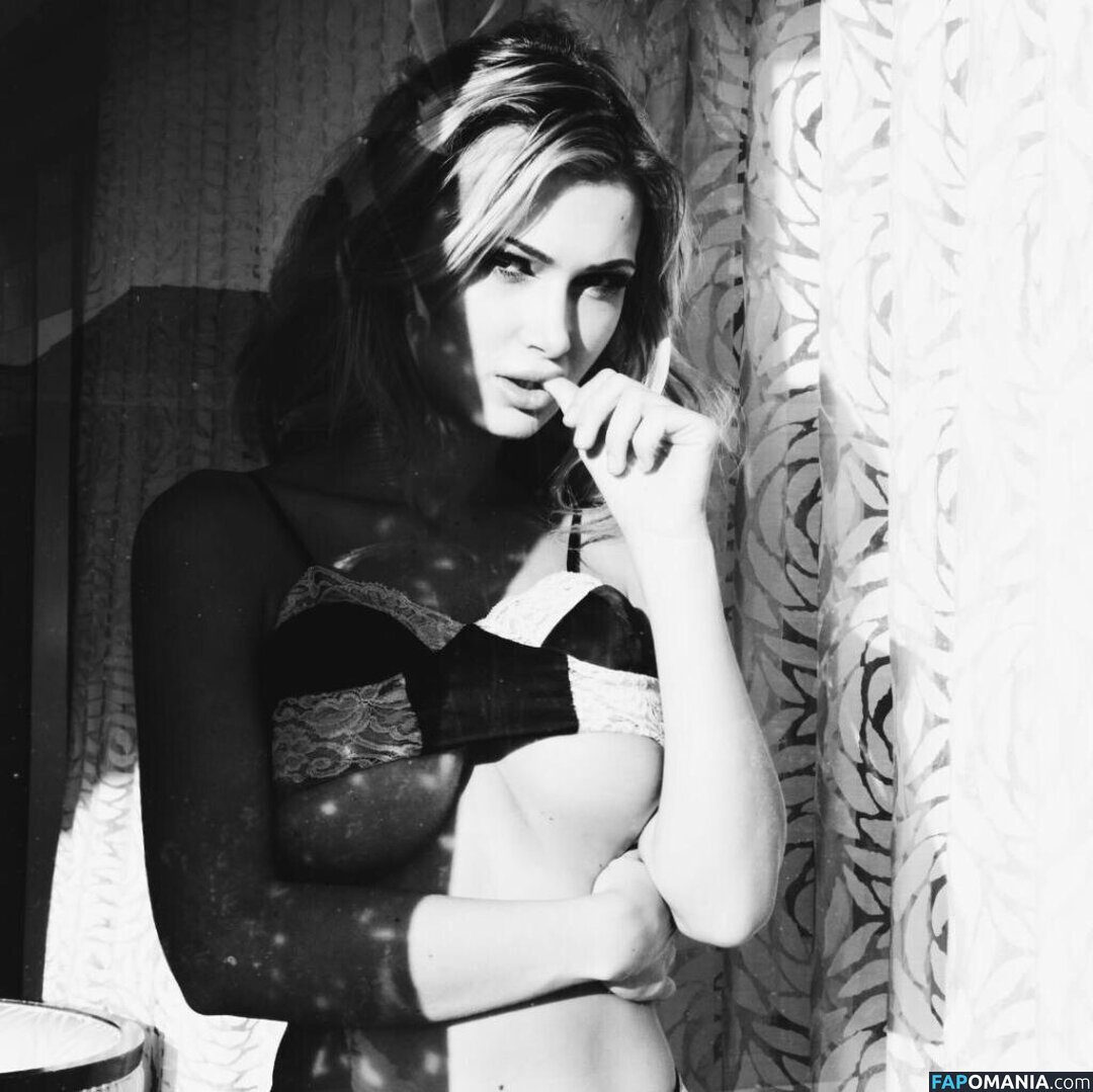 Emma Hernan Nackt Geleaktes Foto #695