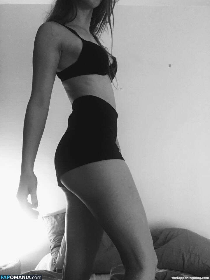 Fleur Geffrier Nackt Geleaktes Foto #41