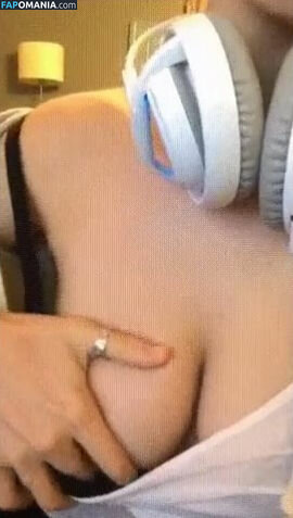 FrivolousFox Nackt Geleaktes Foto #9