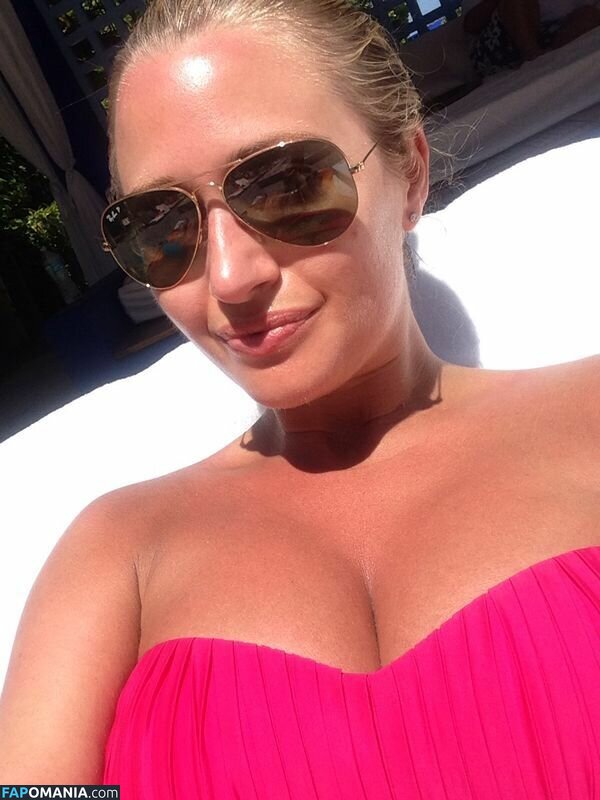 Hayley McQueen Nackt Geleaktes Foto #10