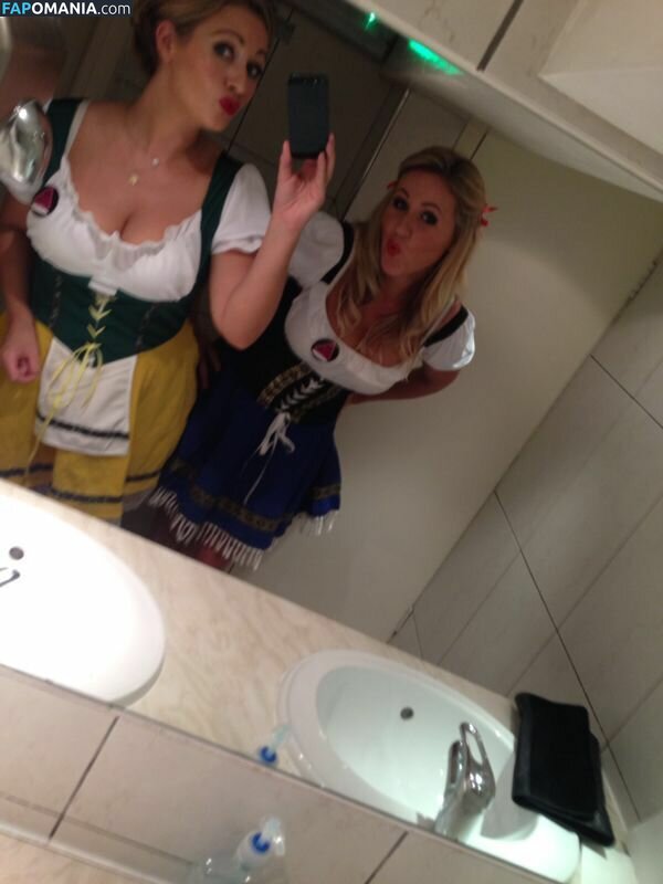 Hayley McQueen Nackt Geleaktes Foto #14