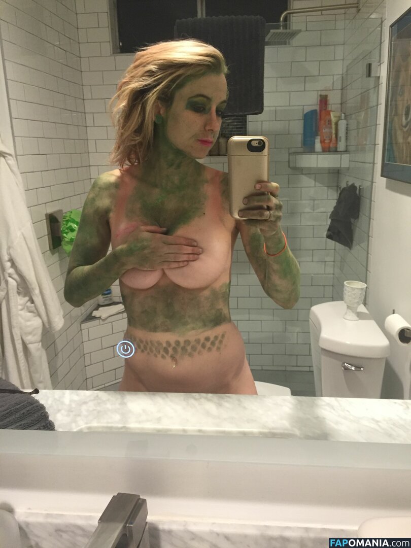 Iliza Shlesinger Nackt Geleaktes Foto #16