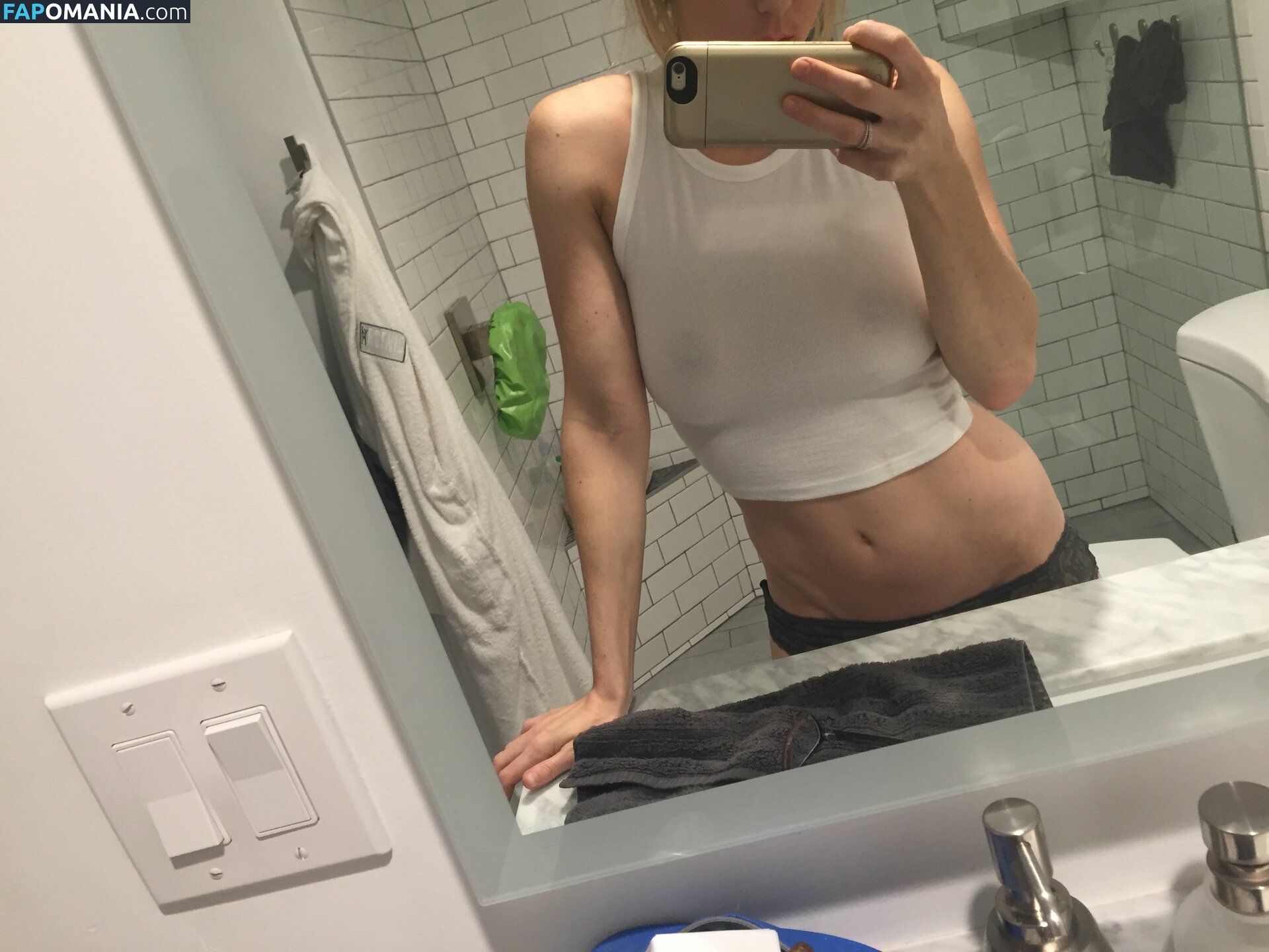 Iliza Shlesinger Nackt Geleaktes Foto #26