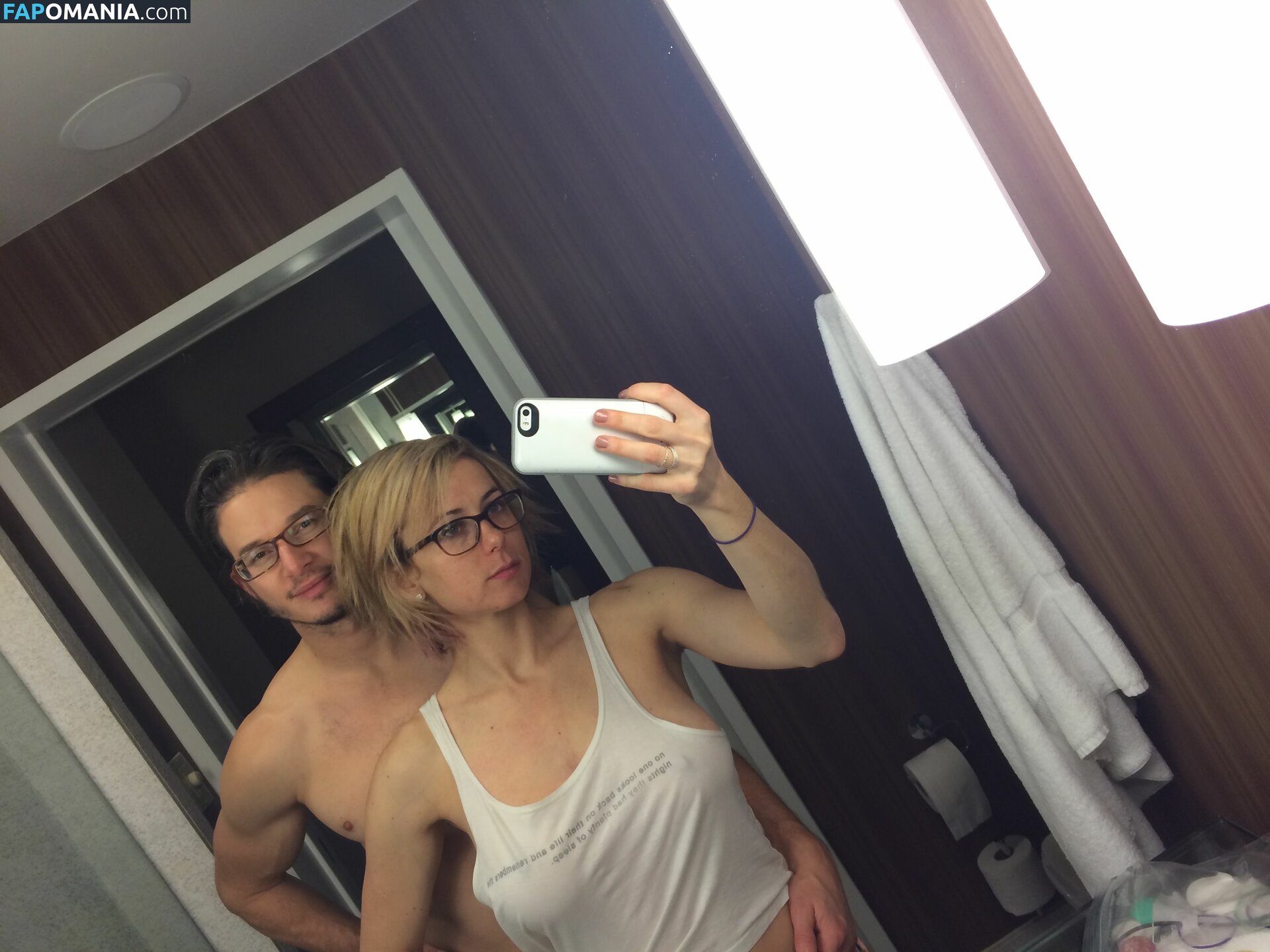 Iliza Shlesinger Nackt Geleaktes Foto #28