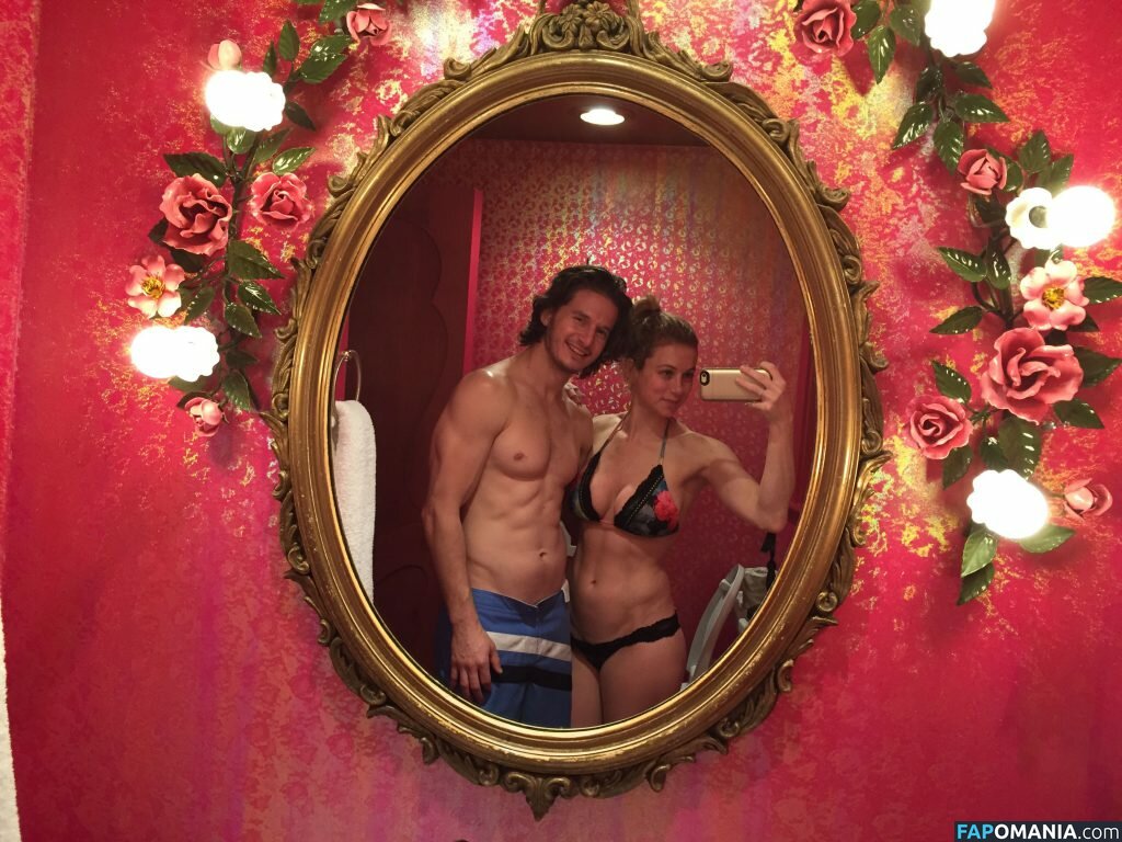 Iliza Shlesinger Nackt Geleaktes Foto #29
